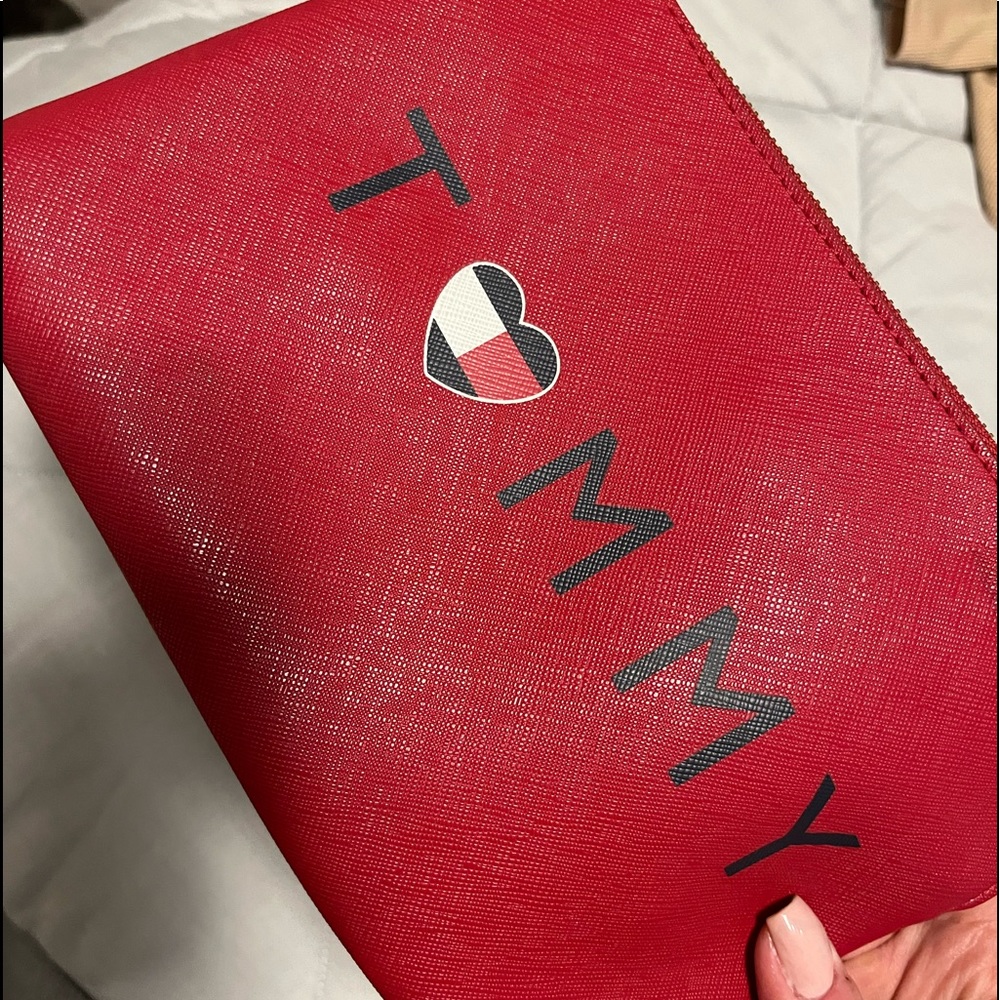 Tommy Hilfiger small purse